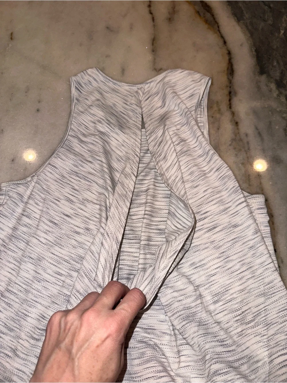 lululemon athletica lightweight sleeveless